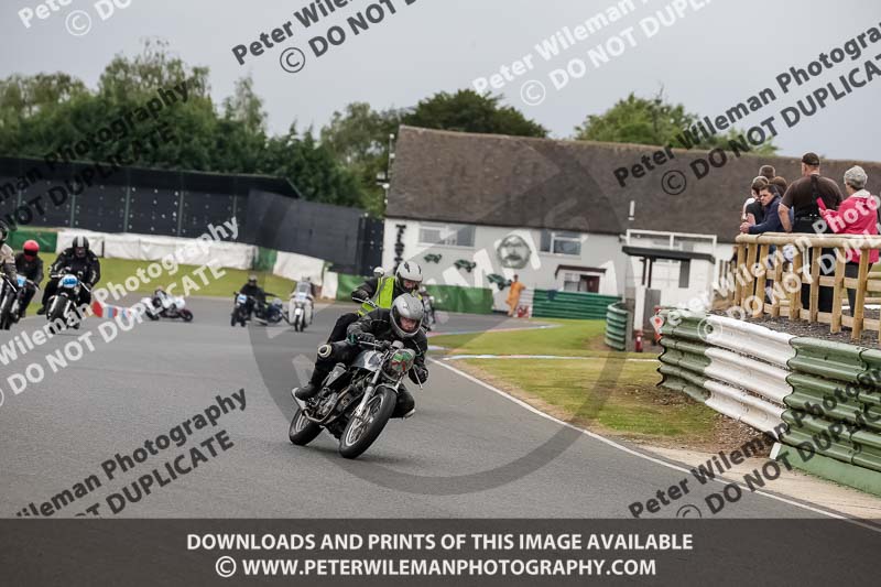 Vintage motorcycle club;eventdigitalimages;mallory park;mallory park trackday photographs;no limits trackdays;peter wileman photography;trackday digital images;trackday photos;vmcc festival 1000 bikes photographs